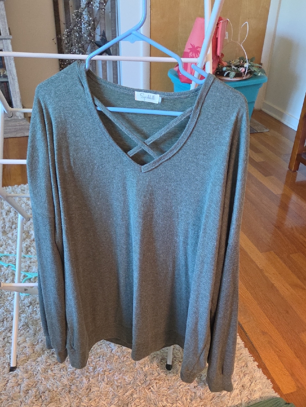 Lightweight Heathered Green sweatshirt